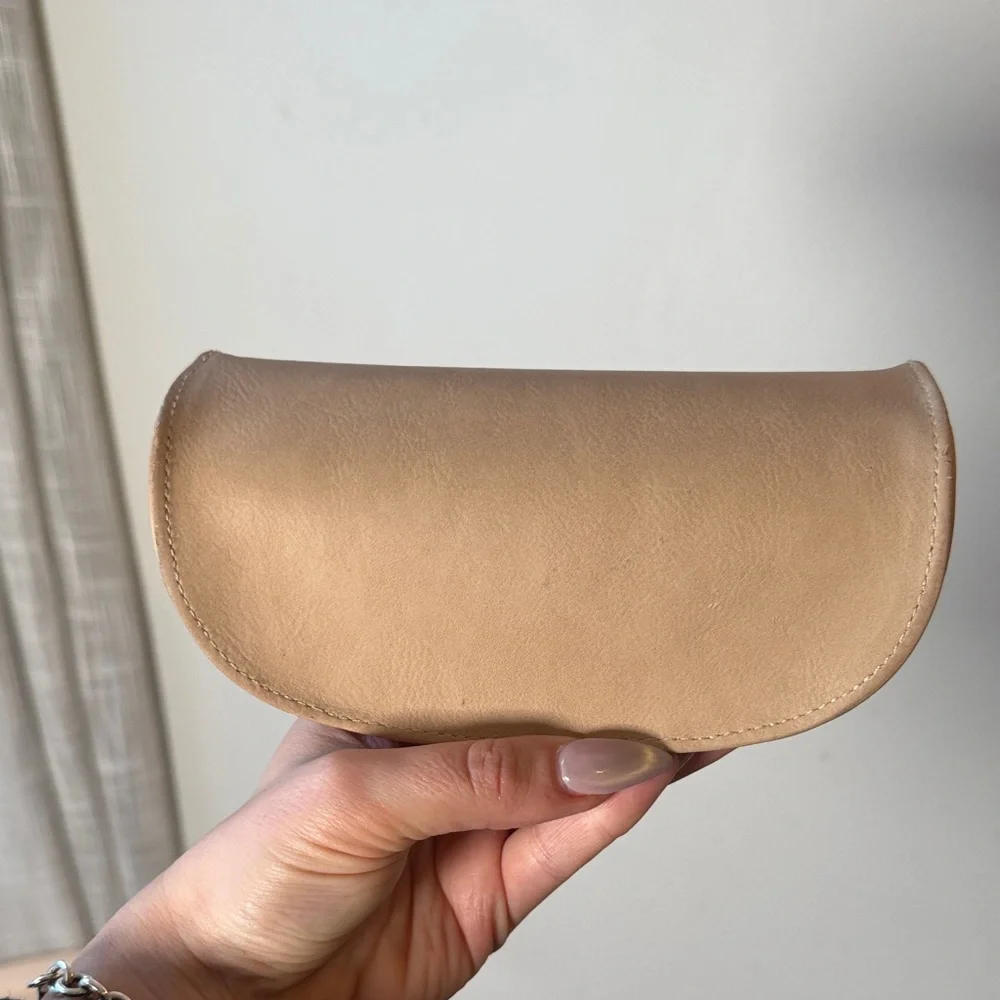 EUC CHLOE Elegant Tan Leather Sunglasses Glasses Case or Clutch - Picture 4 of 6